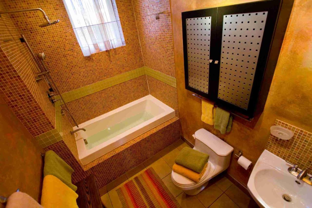 A La Carte Bed & Breakfast Montreal Exterior photo